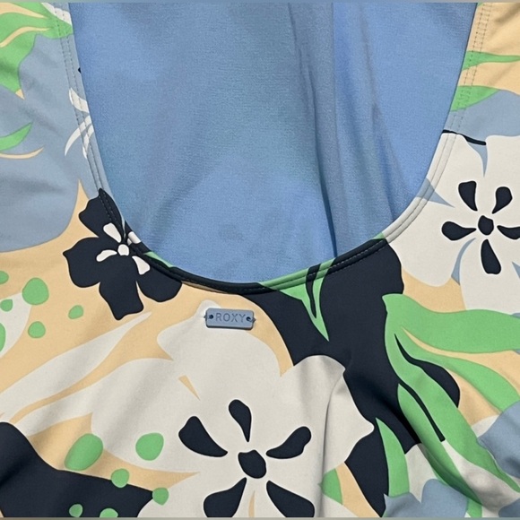 Roxy Long Sleeve Swimsuit one piece‎ blue floral lined size medium swimwear - Picture 6 of 12